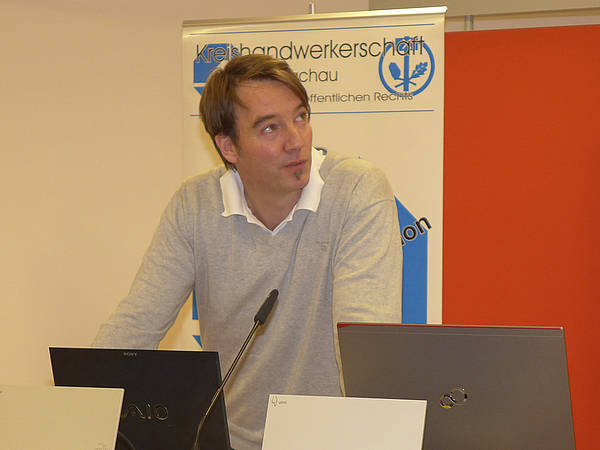Michael Kuhn, gelernter Schreiner und Psychologe gab in seinem Vortrag Tipps zur Mitarbeitermotivation